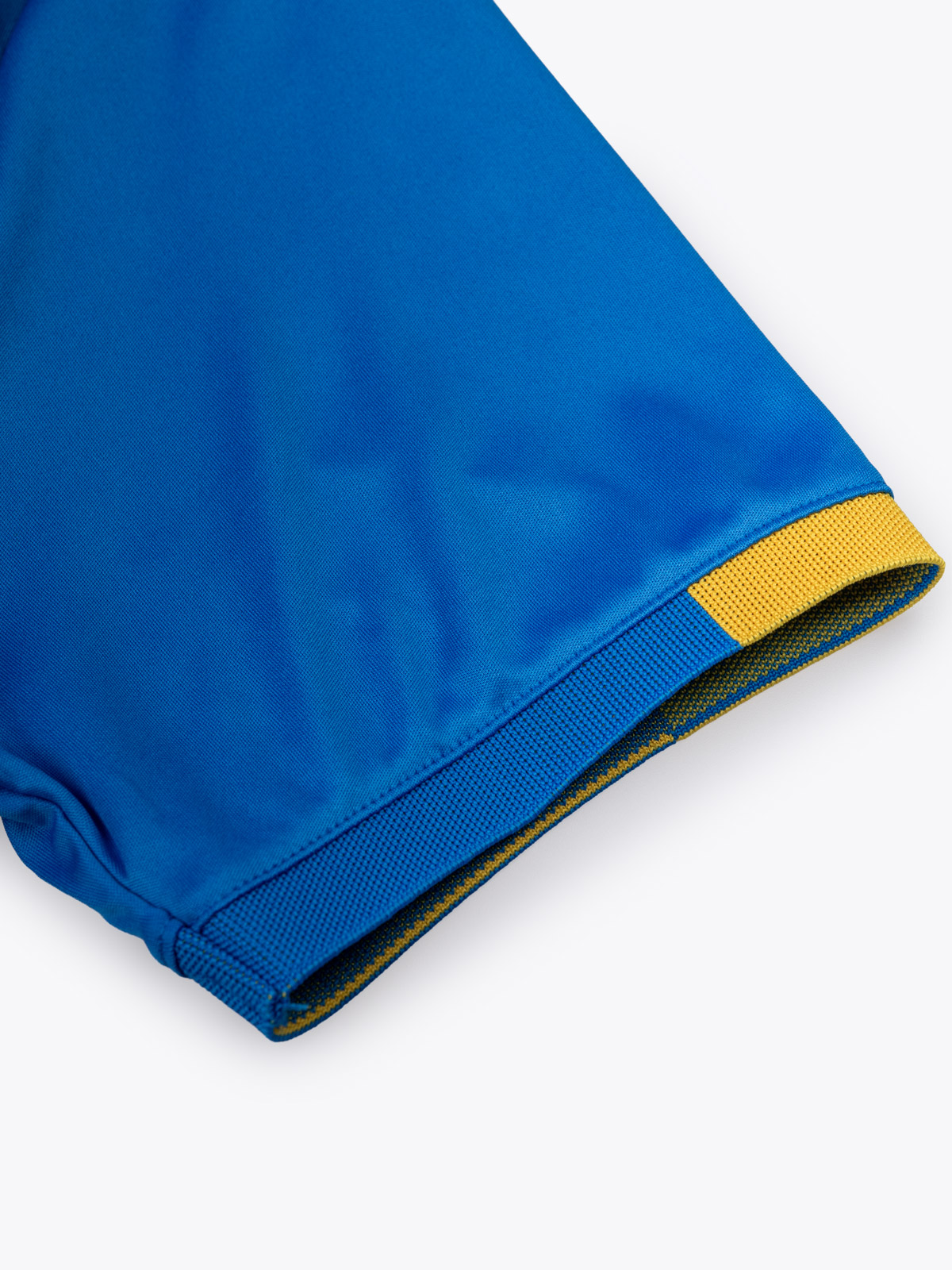 sleeve cuff detailing