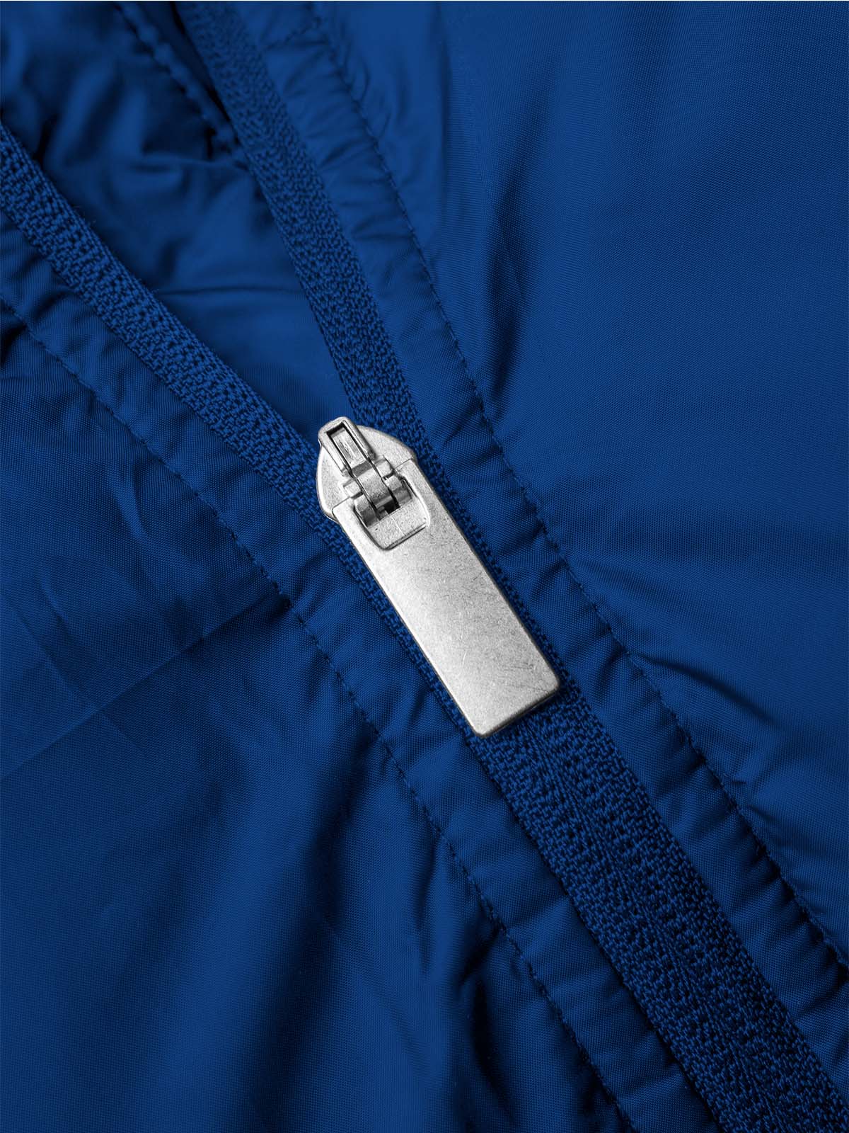 close up of the zipper of the avec evolve pro padded bench jacket in navy