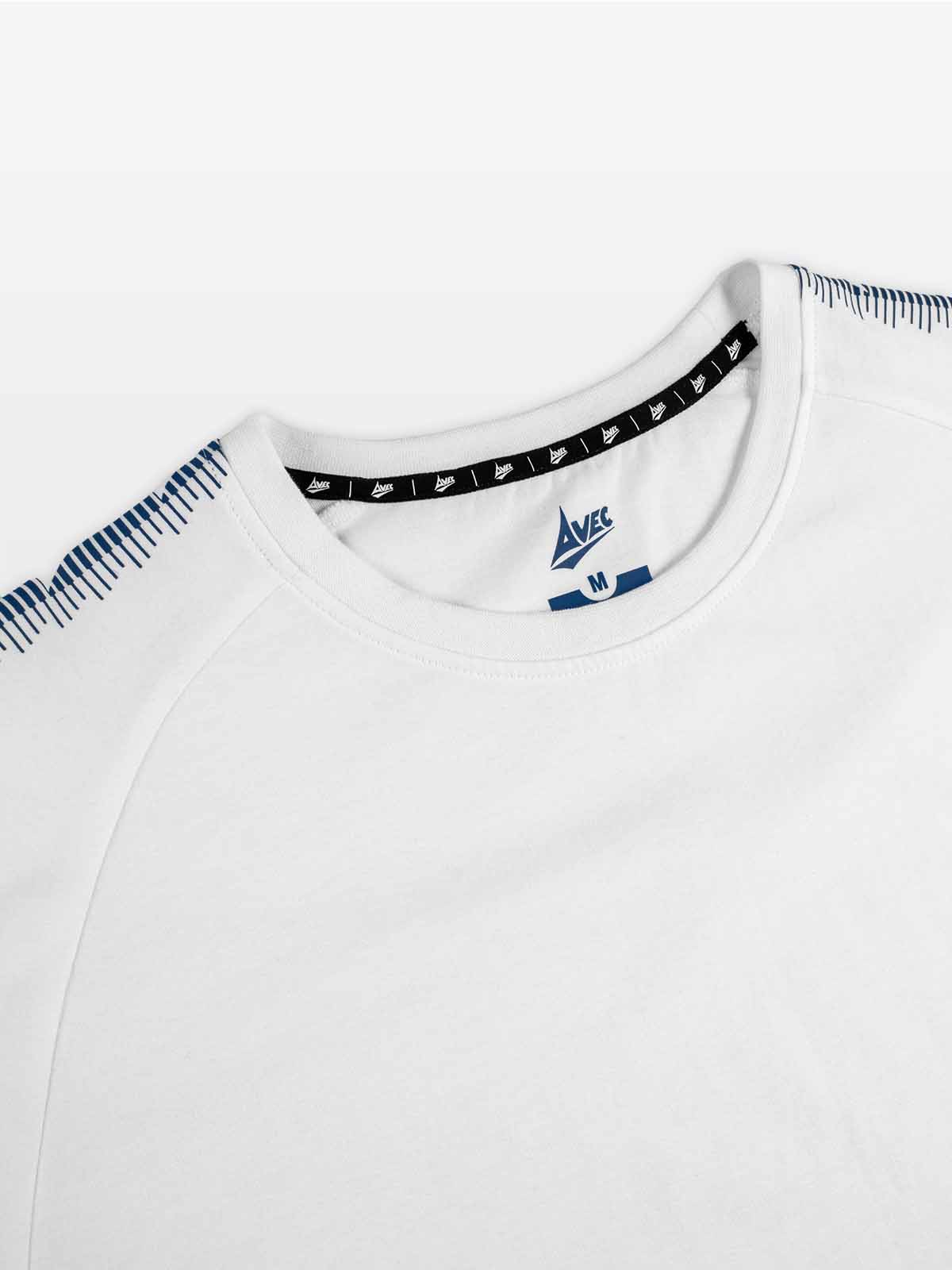 close-up of collar design on the avec evolve white t-shirt