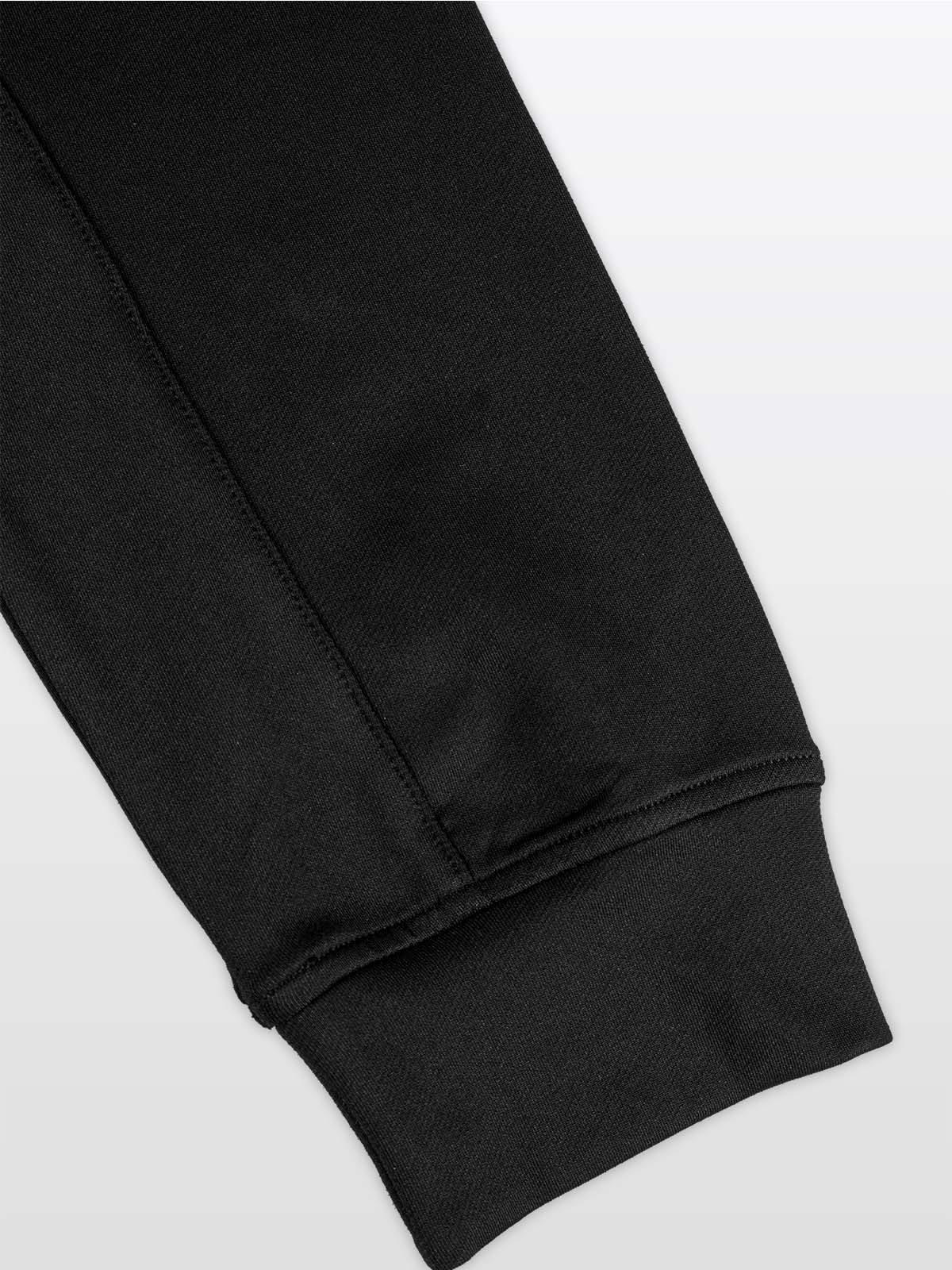 close-up of sleeve cuff on the avec focus 2 black track jacket