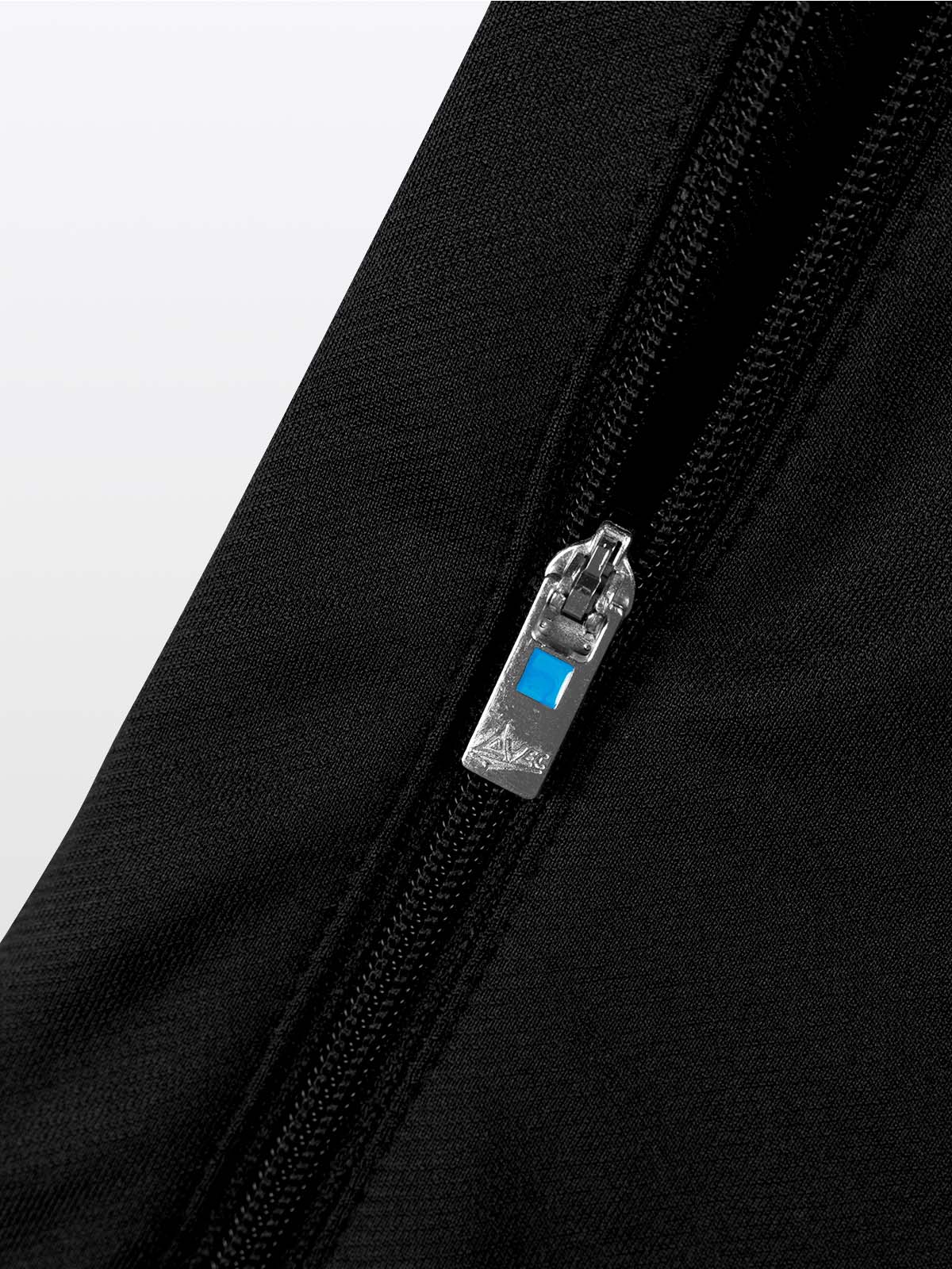 close up of side zipped pocket of avec focus 2 track pant