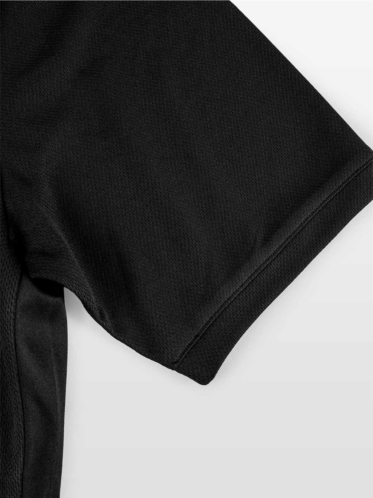 close-up of sleeve cuff on the avec focus 2 black tech polo