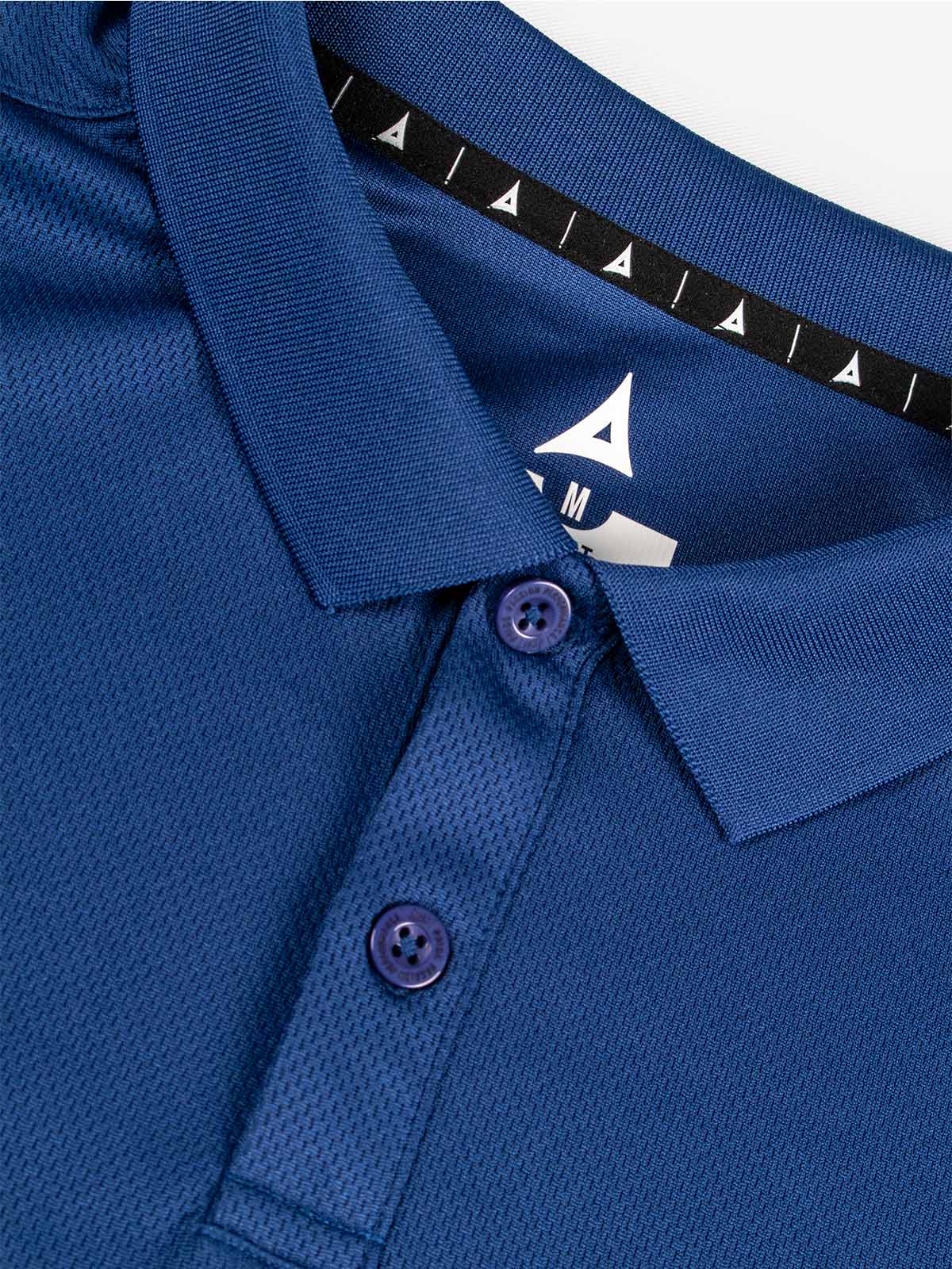 close-up of collar design on the avec focus 2 navy tech polo