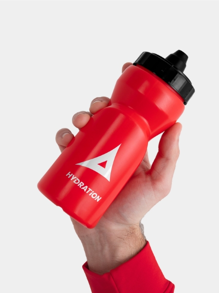 600ml football training bottle with easy‑squeeze design for fast hydration