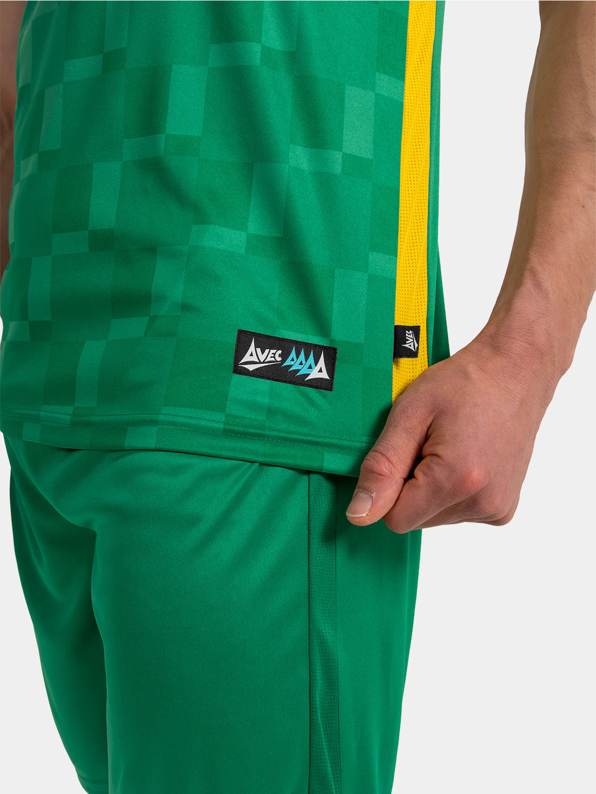 mesh ventilation panels on sq pro green jersey