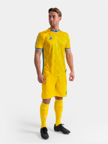 SQ Pro Yellow shirt shown as part of full kit
