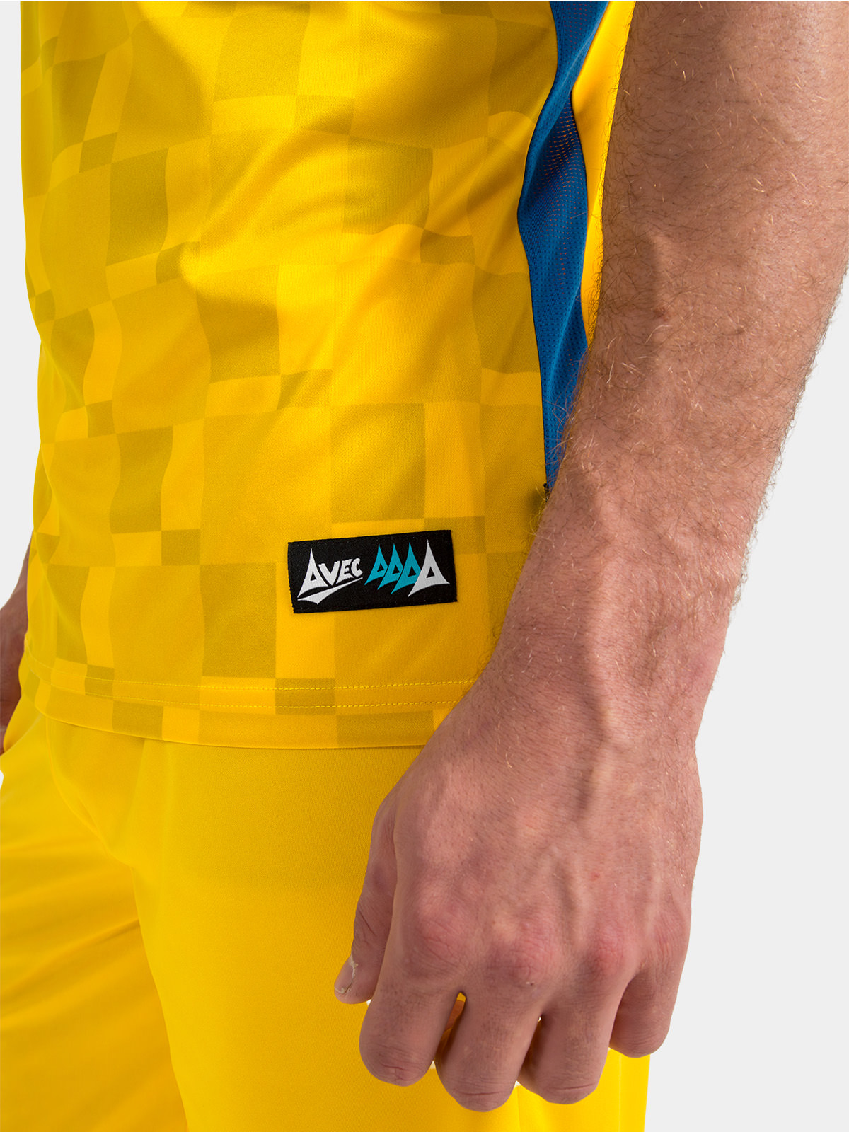 mesh ventilation panels on sq pro yellow jersey