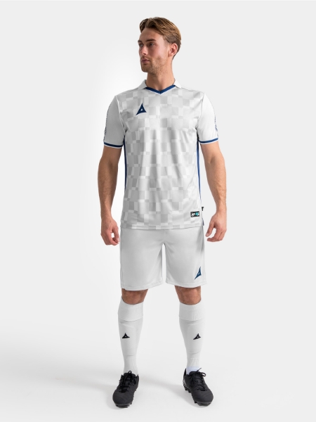 SQ Pro Grey shirt shown as part of full kit