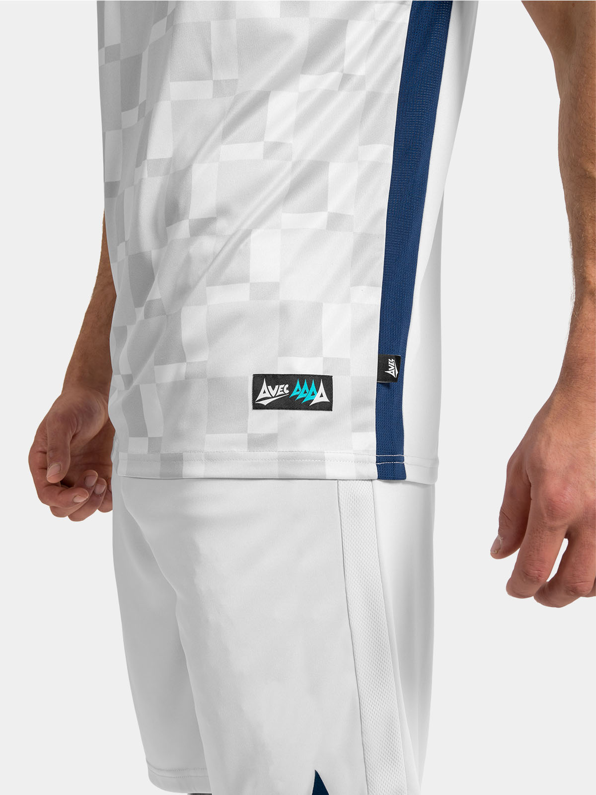 mesh ventilation panels on sq pro grey jersey and authentic label