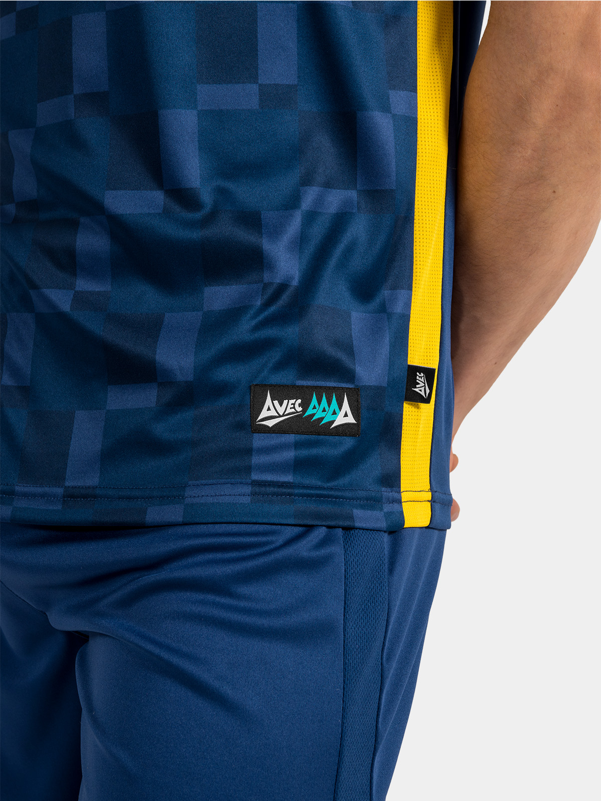 yellow mesh ventilation panels on sq pro navy jersey
