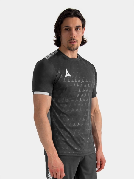 Model showcasing the Anthracite Evolve Pro jersey, highlighting the modern charcoal aesthetic.