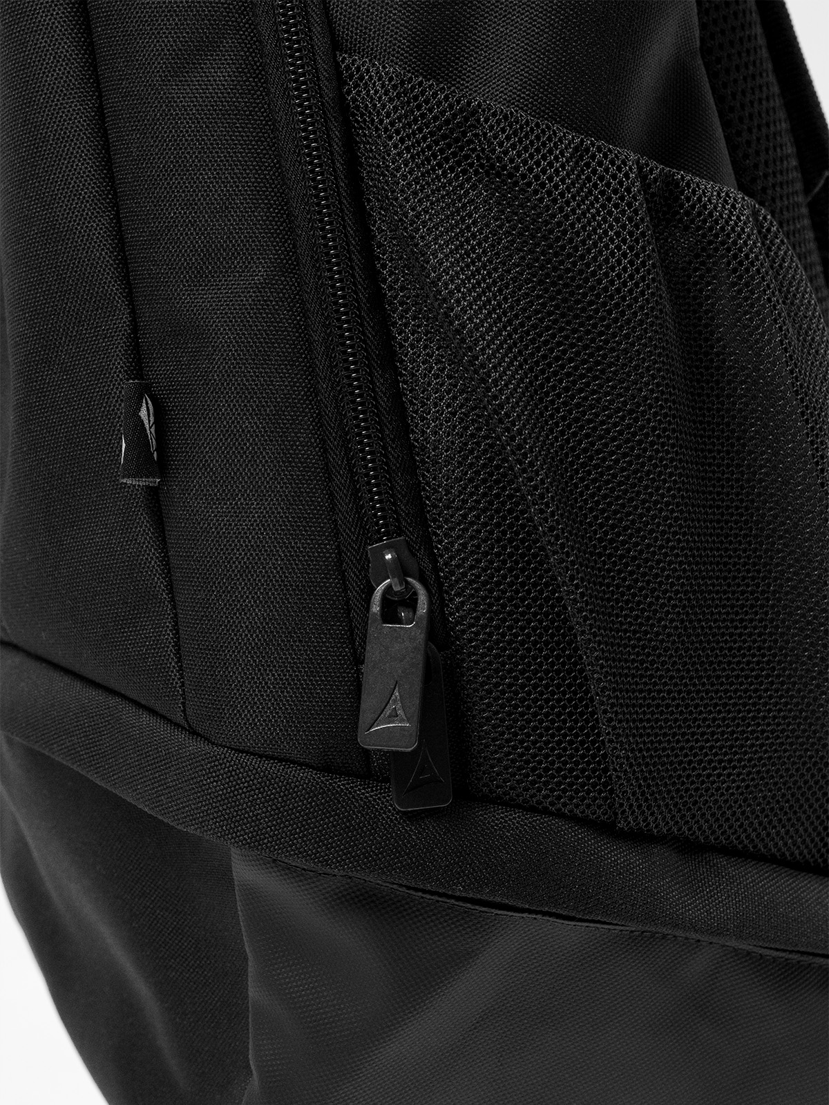 picture of focus backpack - black