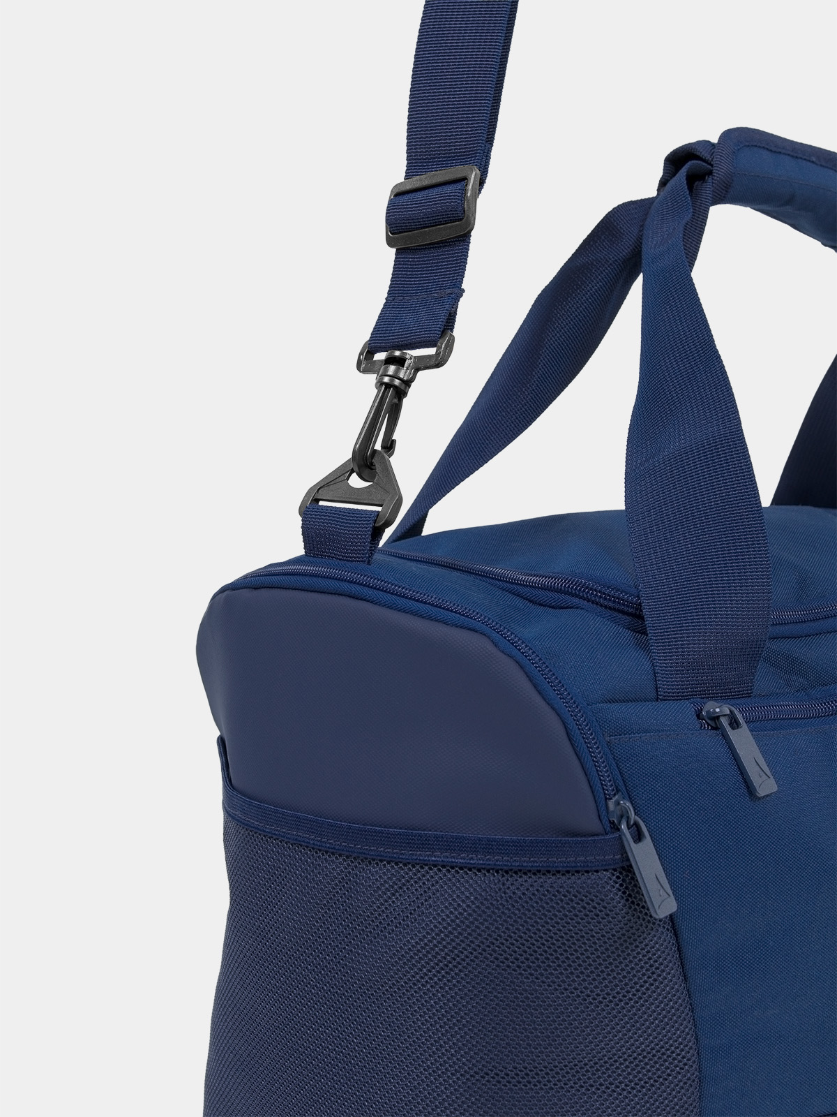 picture of focus duffel bag - navy