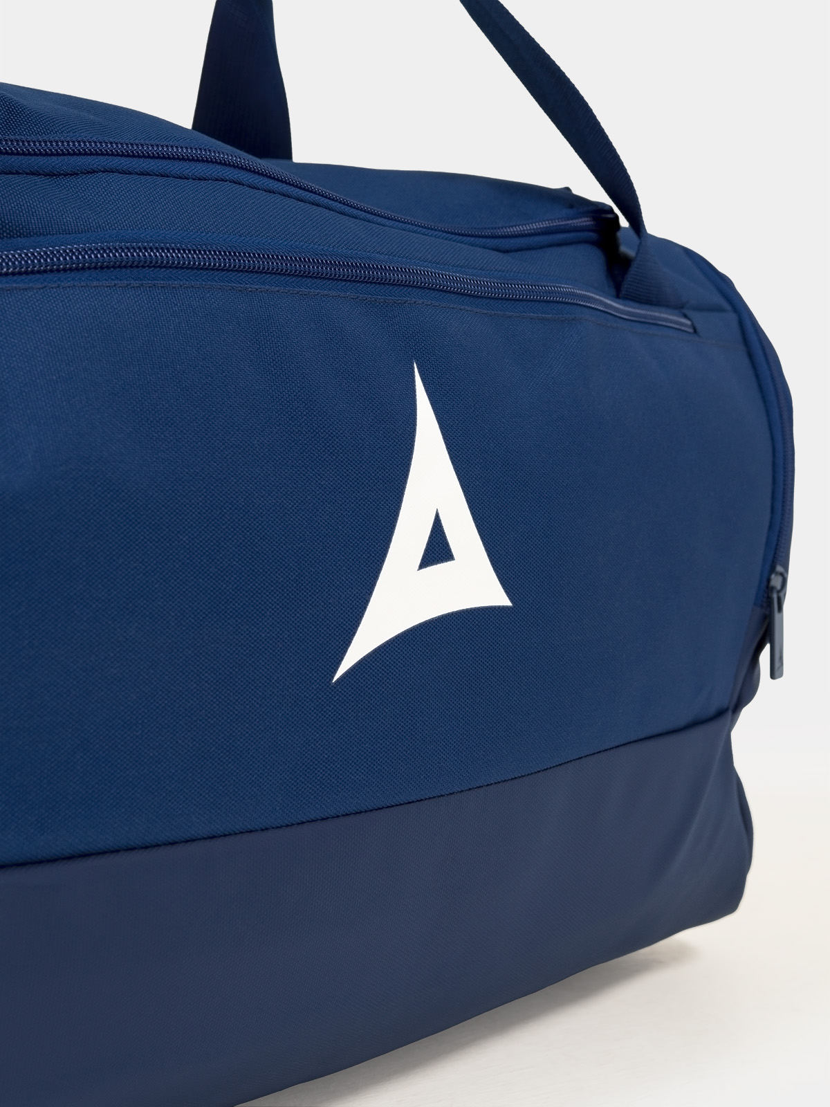 picture of focus duffel bag - navy