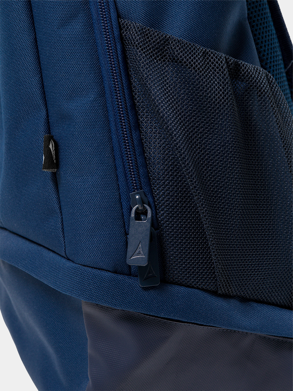 picture of focus backpack - navy