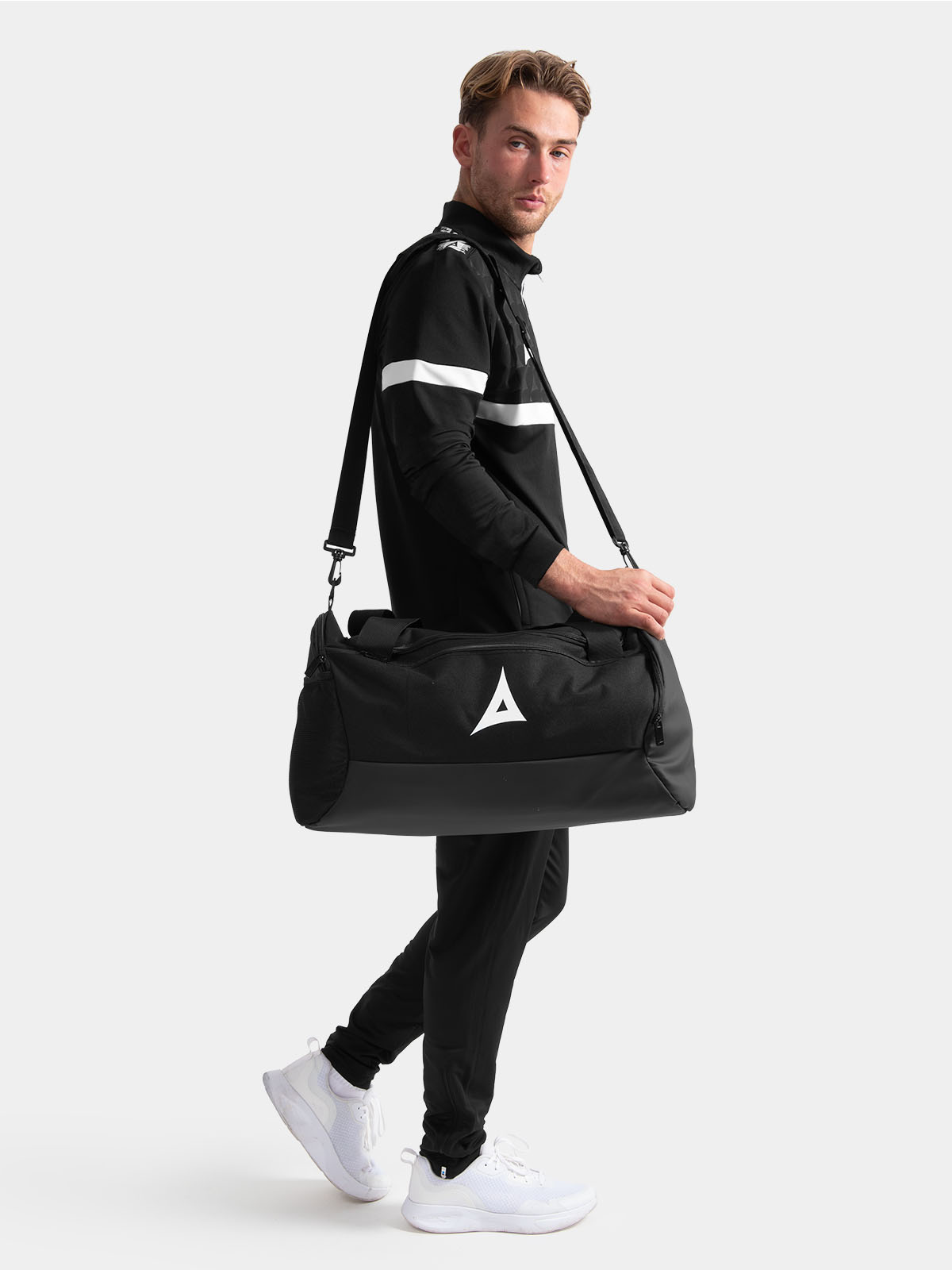 picture of focus duffel bag - black