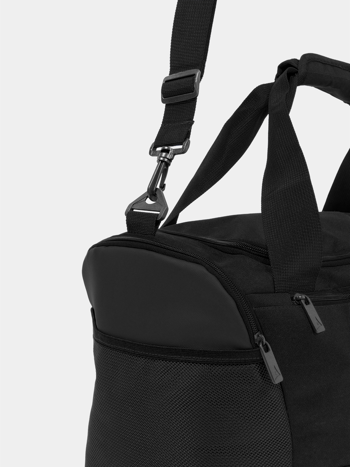 picture of focus duffel bag - black