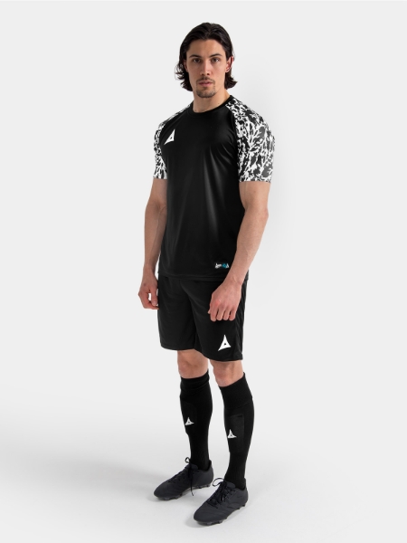 Full-length view of the Black Classic Pro kit, demonstrating a professional club aesthetic.