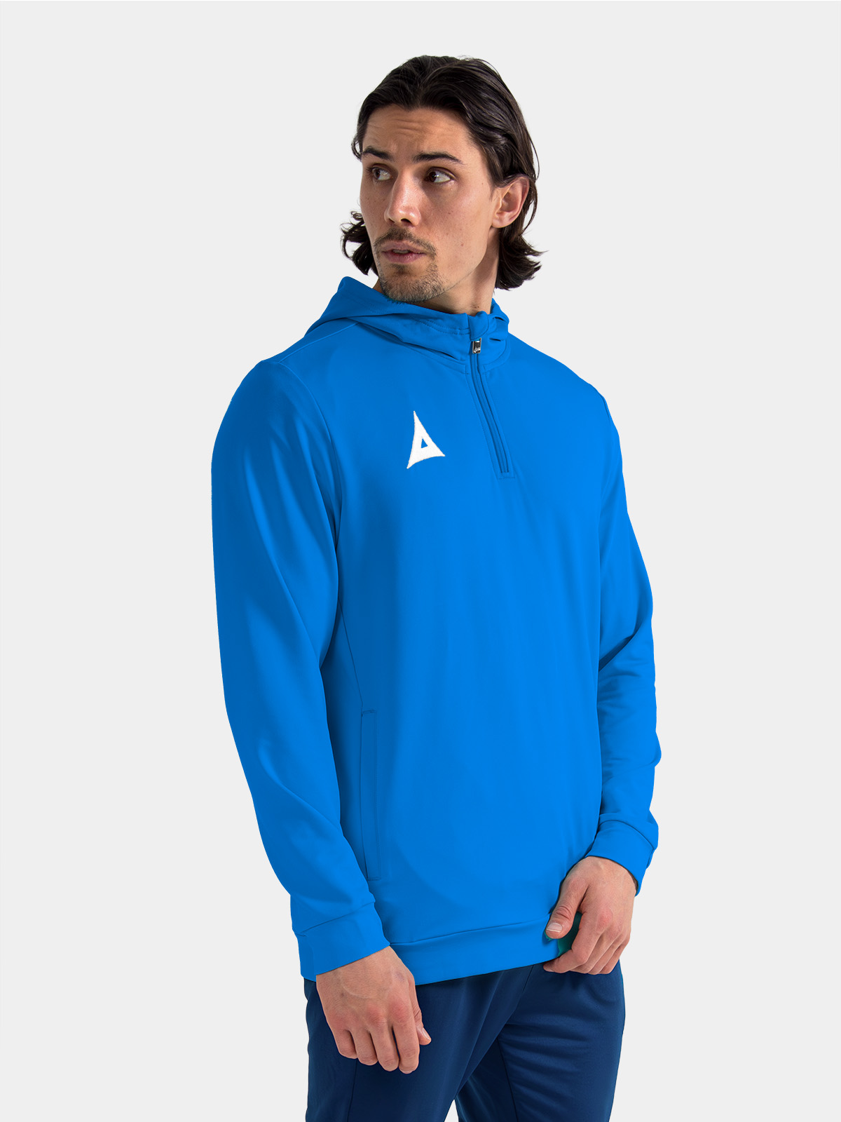 athlete in the royal blue focus 2 qz hoody, highlighting the vibrant colourway for club training.