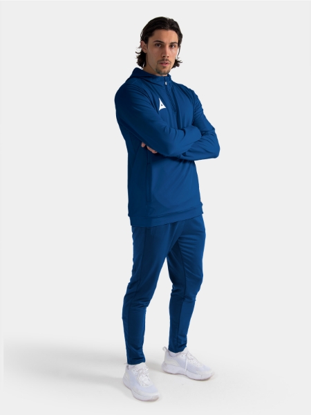 Full-length view of the Navy Focus 2 training range, showing the QZ hoody as a versatile travel and training piece.