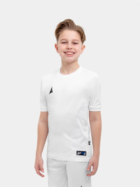 	The child in the shoot is wearing a full white kit