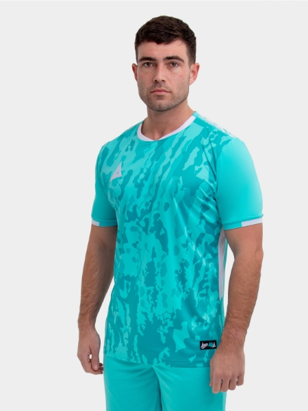 Model wearing a hyper blue Sports football training t-shirt.