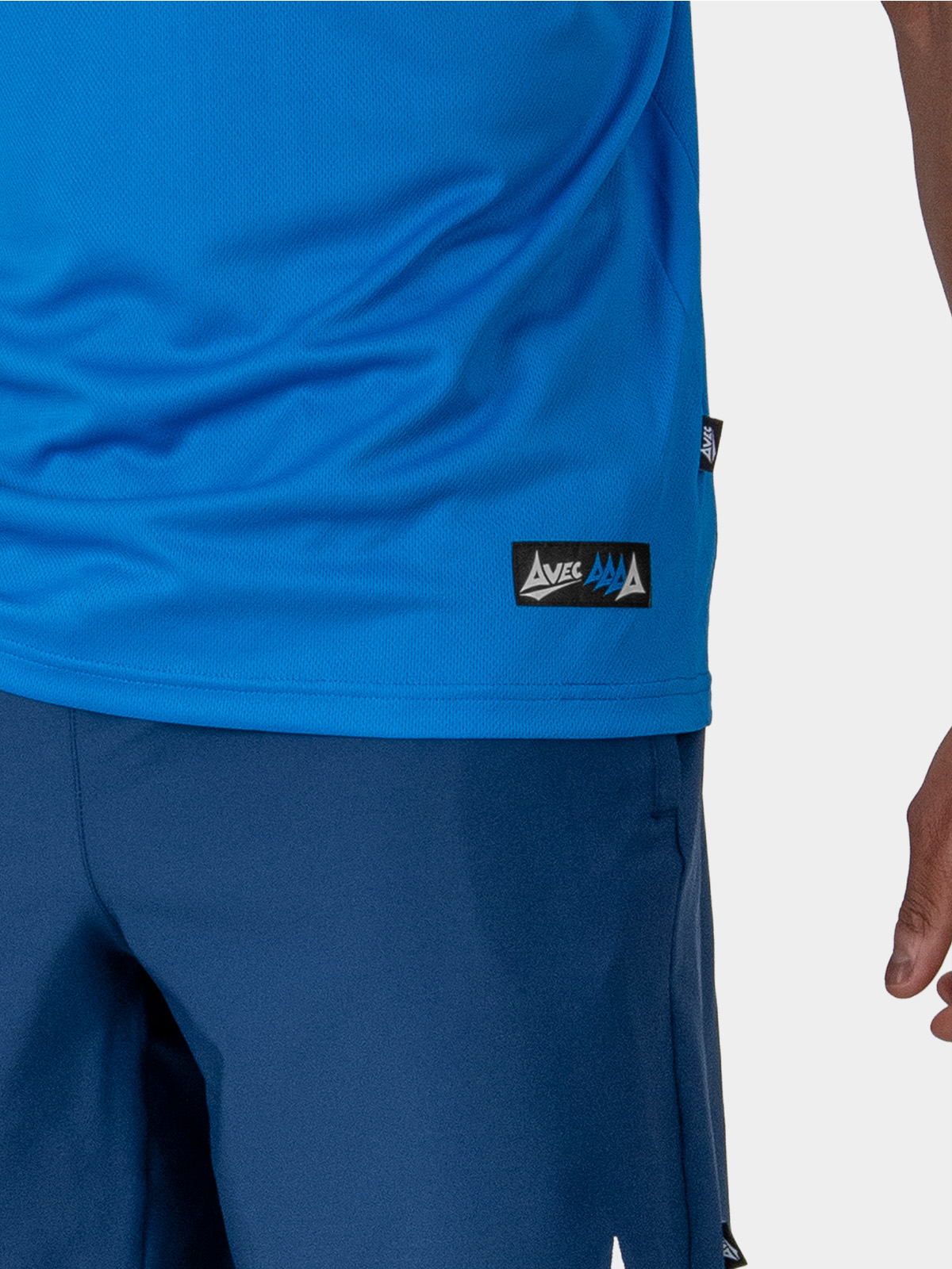 close-up of authentic sportswear id label on the avec focus 2 royal tech polo