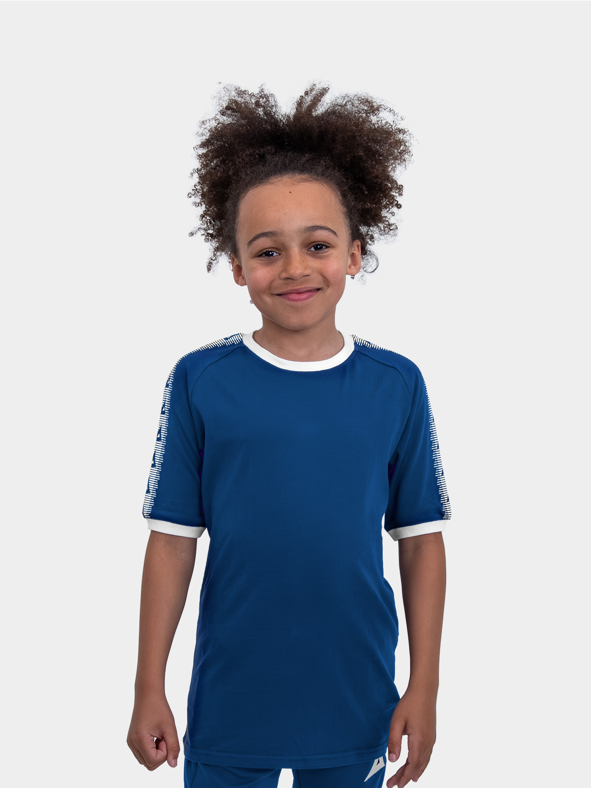	a junior model stood wearing the avec evolve navy t-shirt