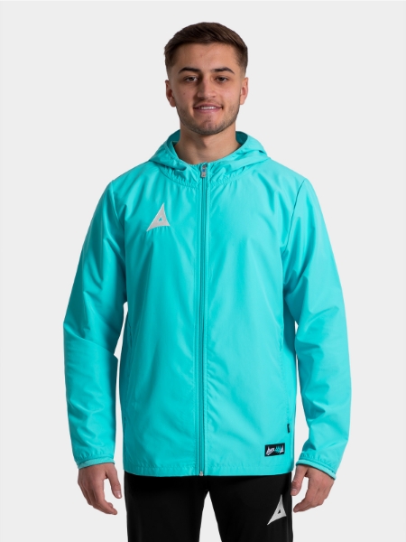	Close-up of the Hyper Blue Focus 2 jacket on a model, highlighting the quality embroidered Heritage ‘A’ logo.