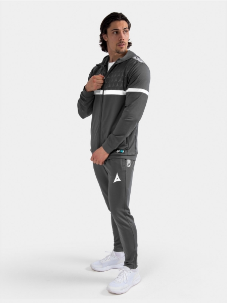 	Complete matchday travel look in Anthracite, displaying the Evolve Pro FZ hoody as a professional outer layer.