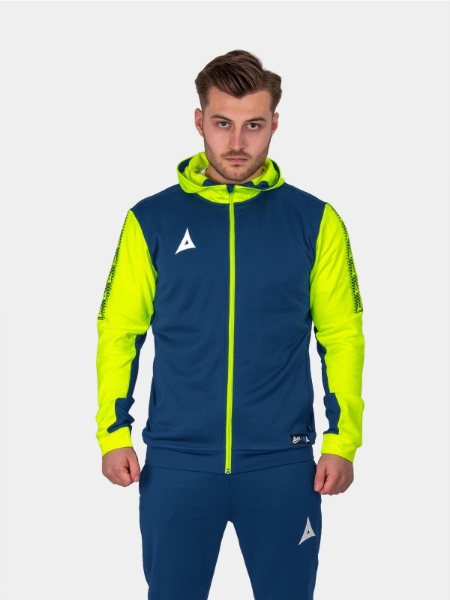 Player wearing Avec Sport Pro Player hooded jacket during football training