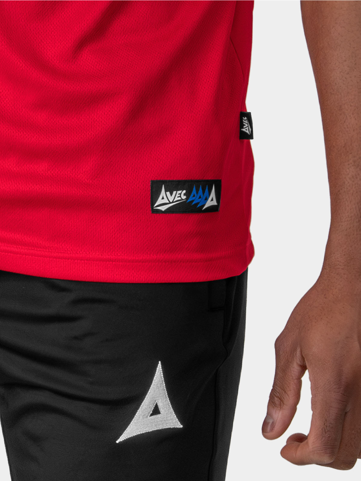 close-up of authentic sportswear id label on the avec focus 2 royal tech polo