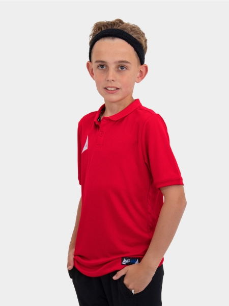 	A blonde boy is wearing the Avec Focus 2 Red Tech Polo and a black hairband