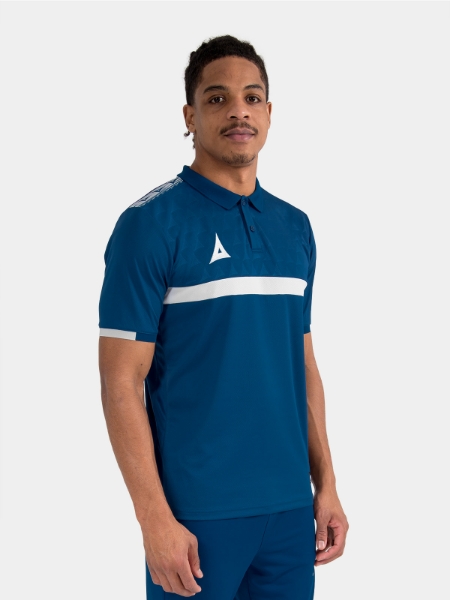 	Staff member in the Navy Evolve Pro Tech Polo, demonstrating the smart sideline and travel fit.