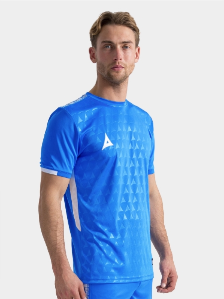 	Lifestyle shot of a model in the Royal Blue Evolve Pro jersey, focusing on the athletic silhouette.