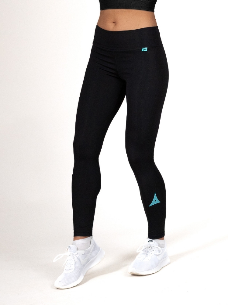 Catch your breath, then let nature take it away.  Womens workout outfits, Running  clothes, Winter running outfit
